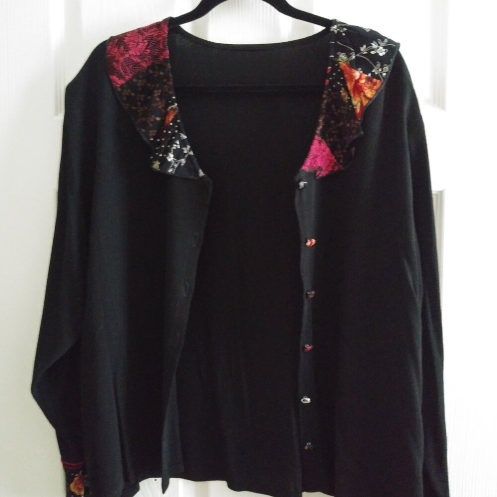 Self & Contrast Button Flouncy Rayon Blouse - Picture 8 of 11